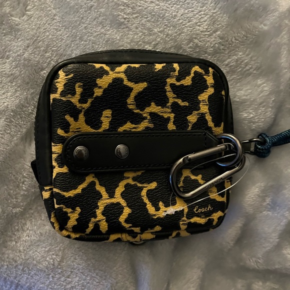 NWT! Coach Disney Dumbo 3 set - Picture 8 of 13